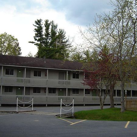 Lake George Suites Zewnętrze zdjęcie